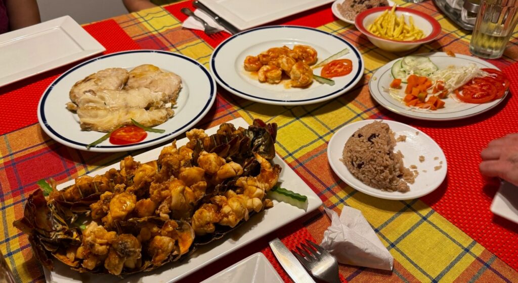 Cena con langosta, camarones y pescado en Casa Yoyi Cena con langosta, camarones y pescado en Casa Yoyi