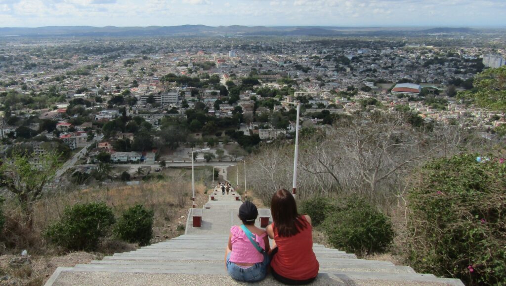 Escalinata de la Loma de la Cruz Escalinata de la Loma de la Cruz, Holguín.