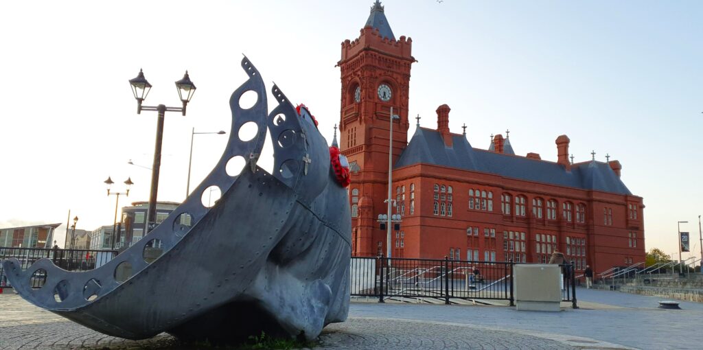 Edificio Pierhead en la bahía de Cardiff Edificio Pierhead en la bahía de Cardiff
