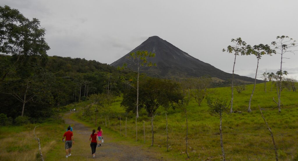 Volcán Arenal en La Fortuna. Volcán Arenal en La Fortuna.