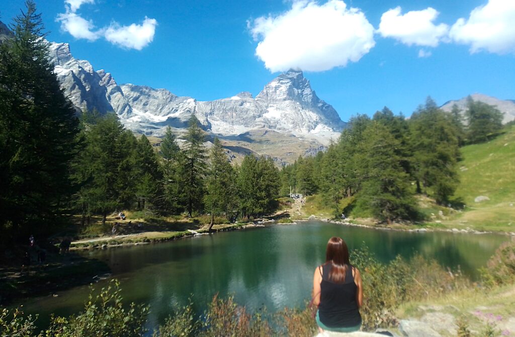 Lago Blu con el Cervino de fondo Lago Blu con el Cervino de fondo, Valle de Aosta.