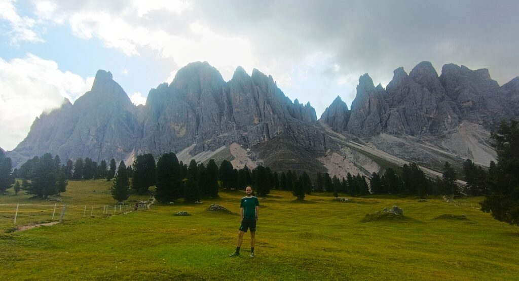 Montes Odle en Val di Funes desde el refugio de Dusler