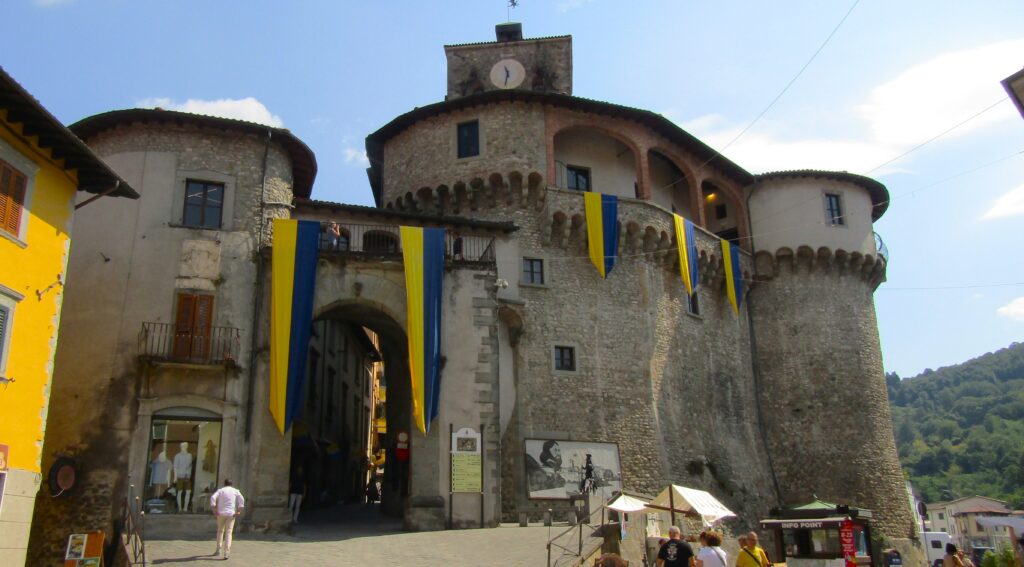 Rocca Ariostesca en Castelnuovo di Garfagnana Rocca Ariostesca en Castelnuovo di Garfagnana