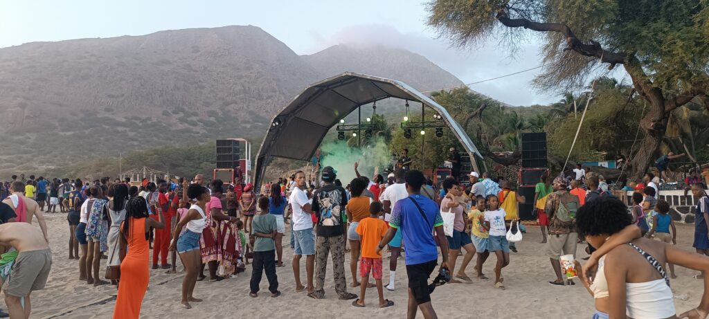 Concierto en la playa de Tarrafal