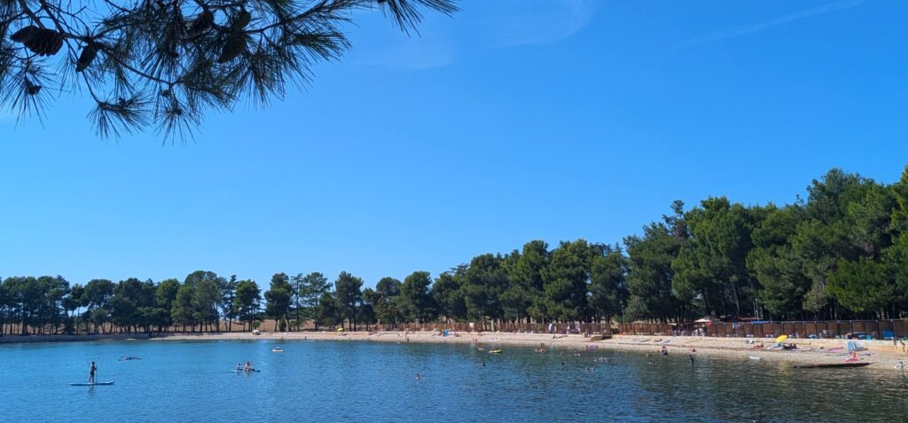 Playa de Karpinjan en Novigrad